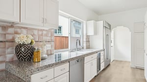 Ilona Ave-2404-015.jpg