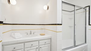 Ilona Ave-2404-019.jpg