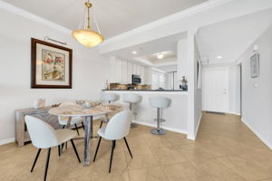 Dining- Breakfast Bar