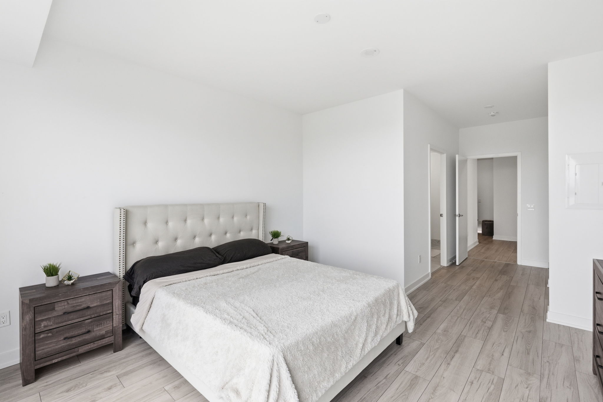 Property in Mississauga — delivered property photograph 13