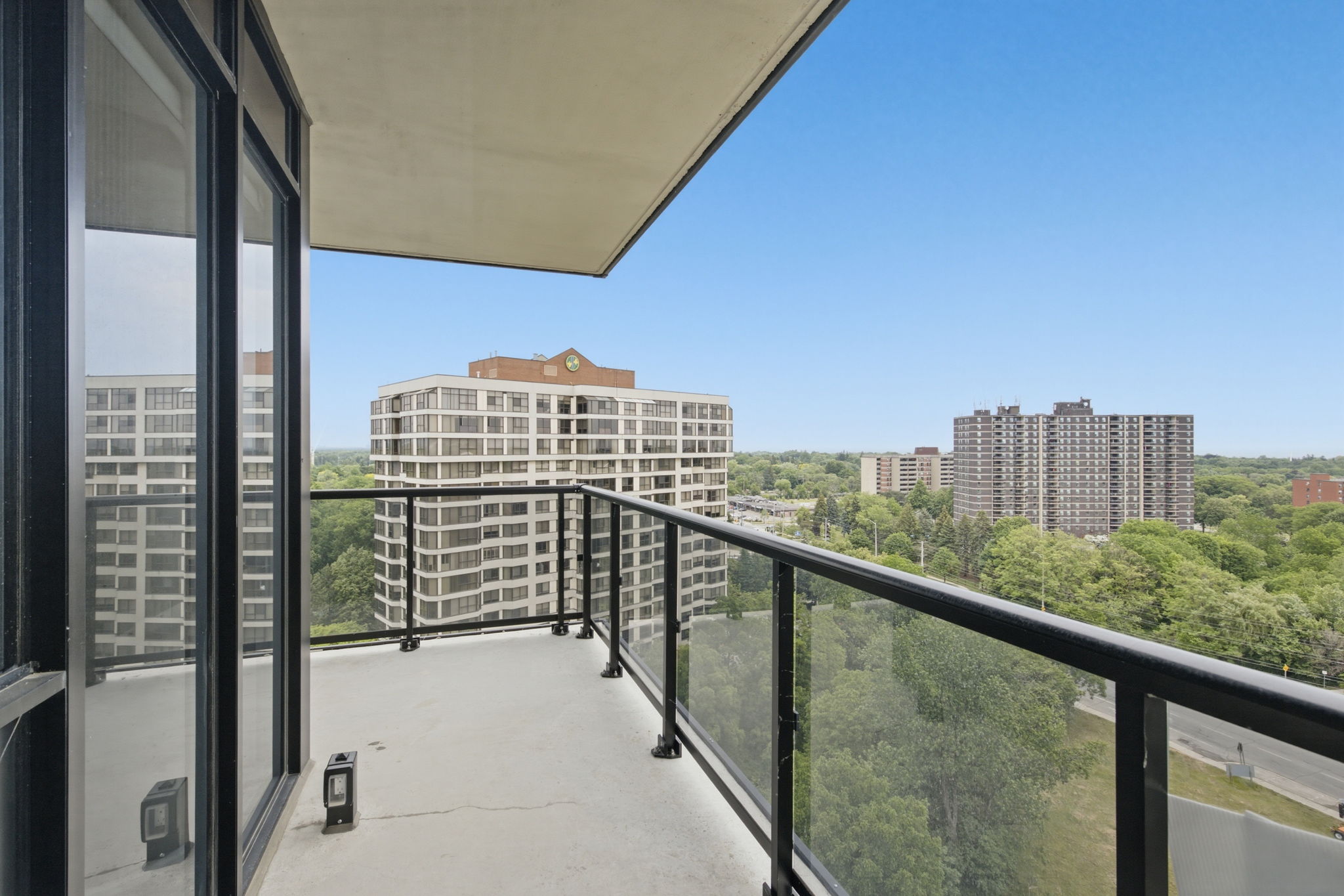Property in Mississauga — delivered property photograph 22