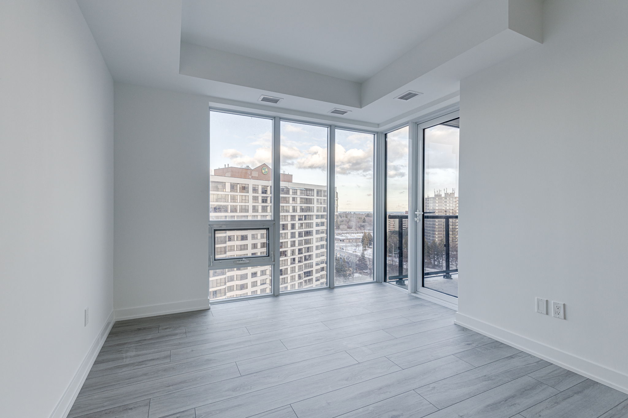 Mississauga property showcase — delivered property photograph 15