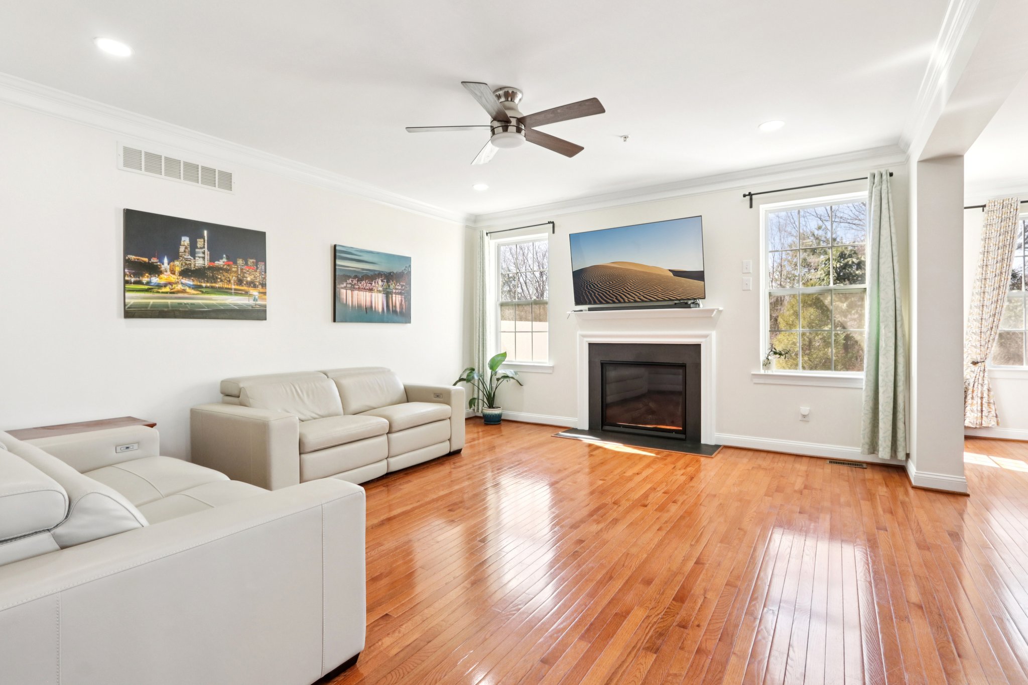 Thorndale Dr-S2503-008.jpg