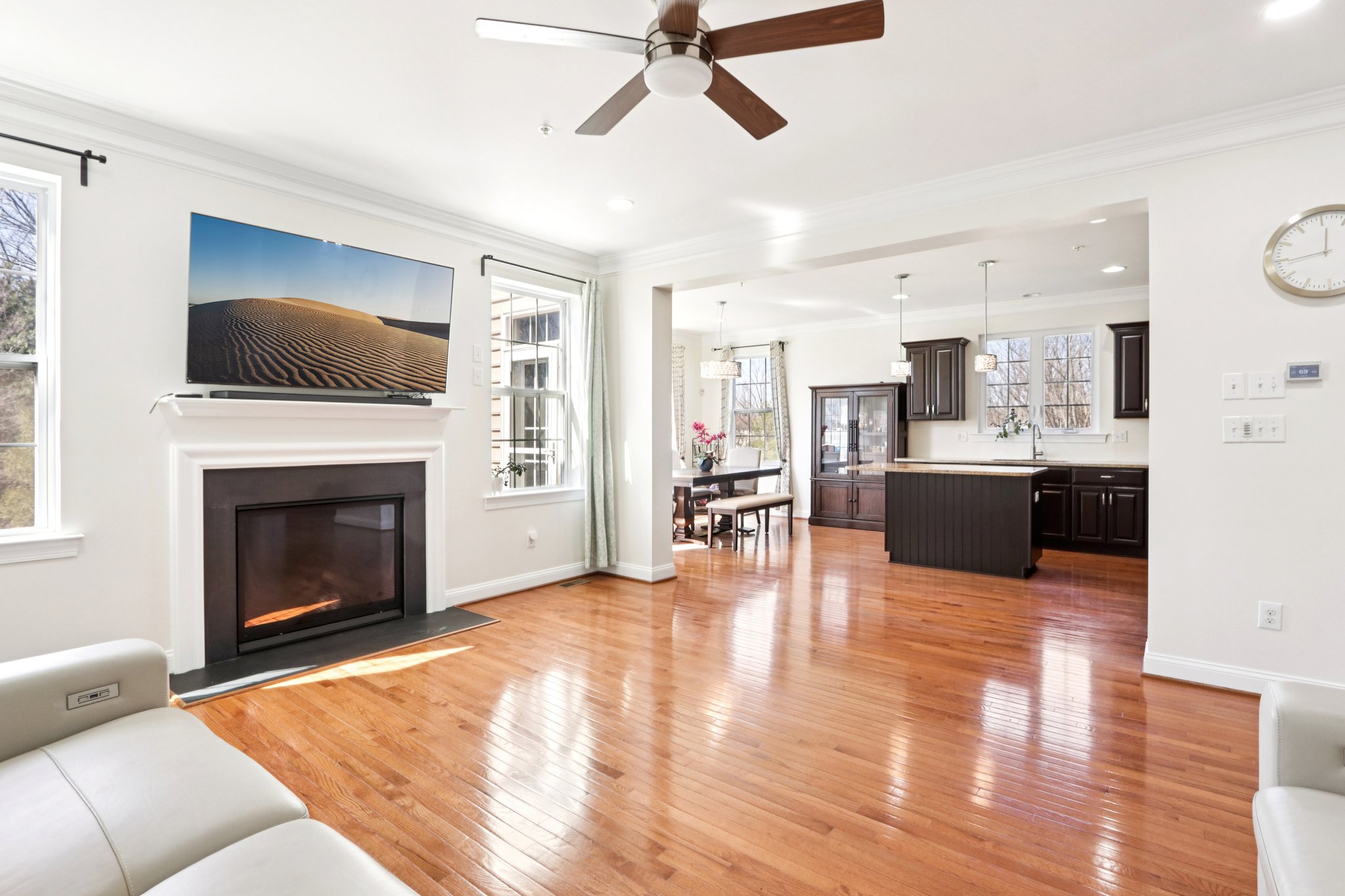 Thorndale Dr-S2503-014.jpg