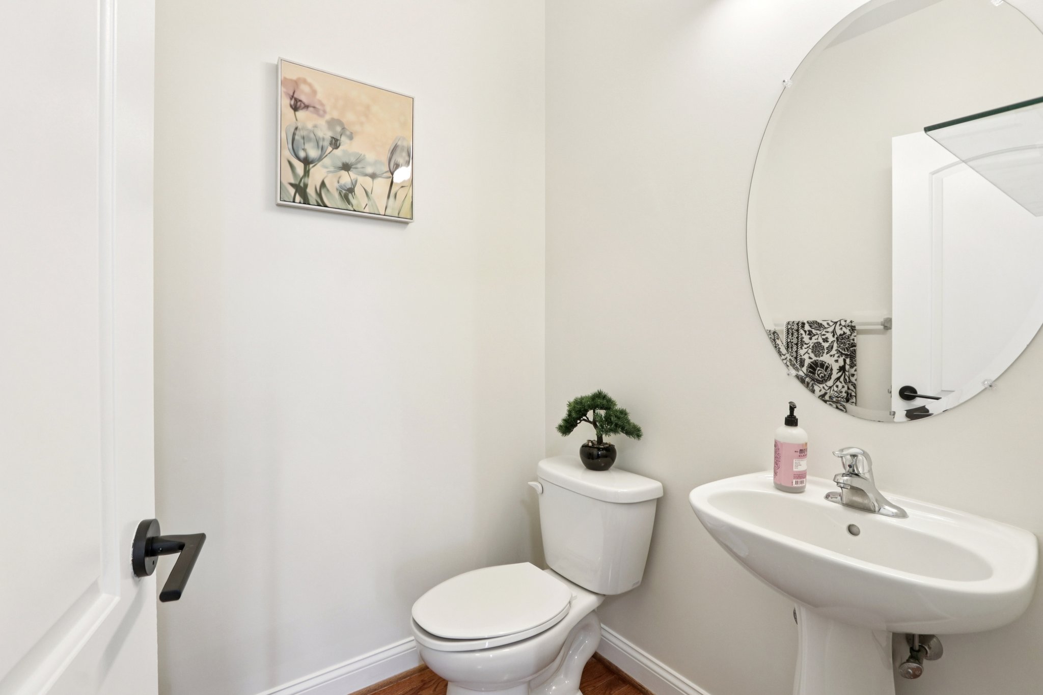 Thorndale Dr-S2503-026.jpg