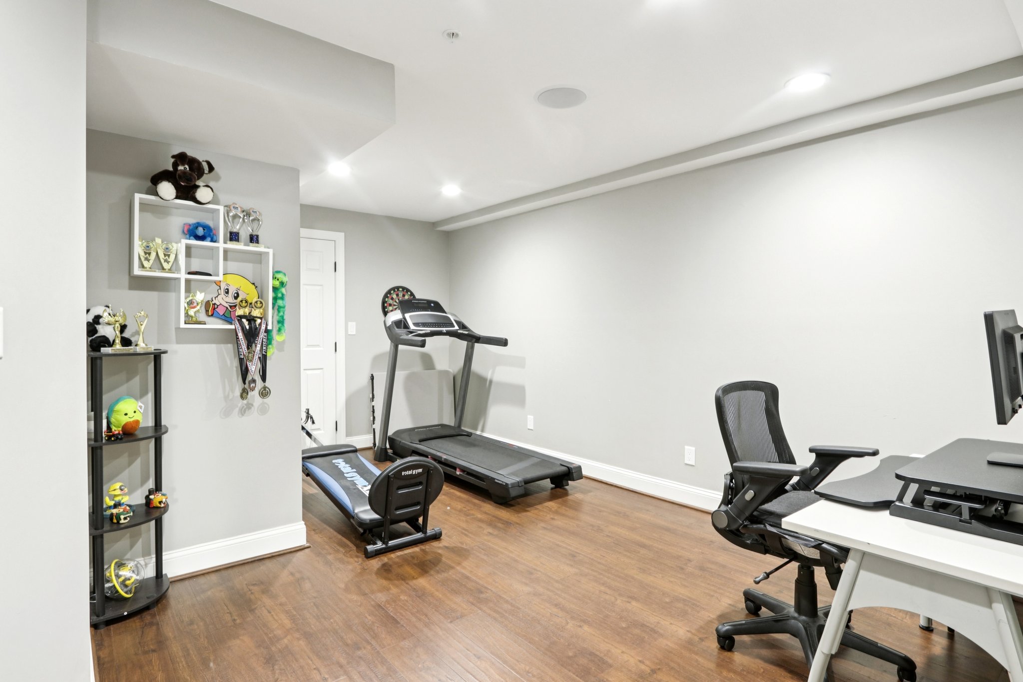 Thorndale Dr-S2503-033.jpg