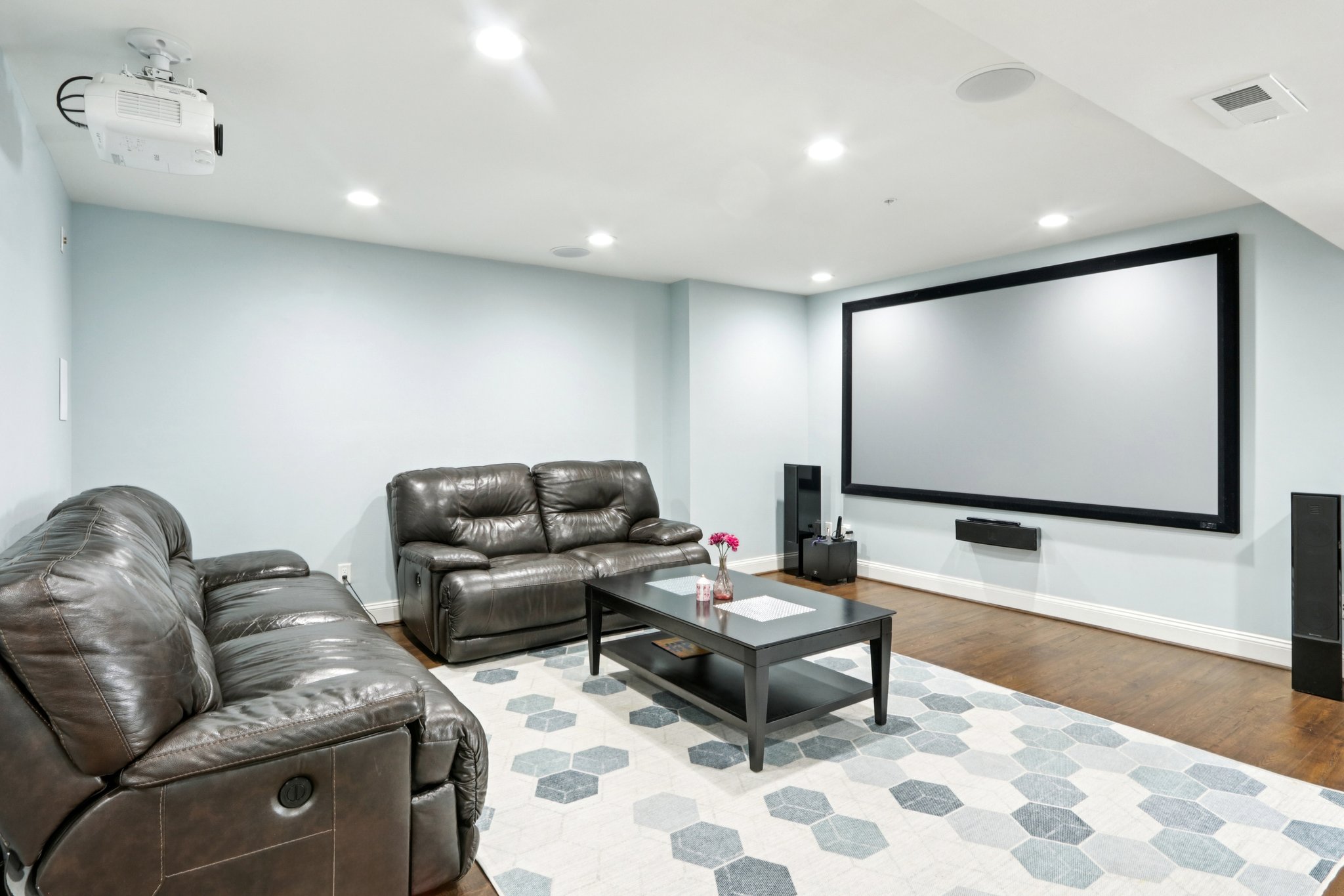 Thorndale Dr-S2503-035.jpg