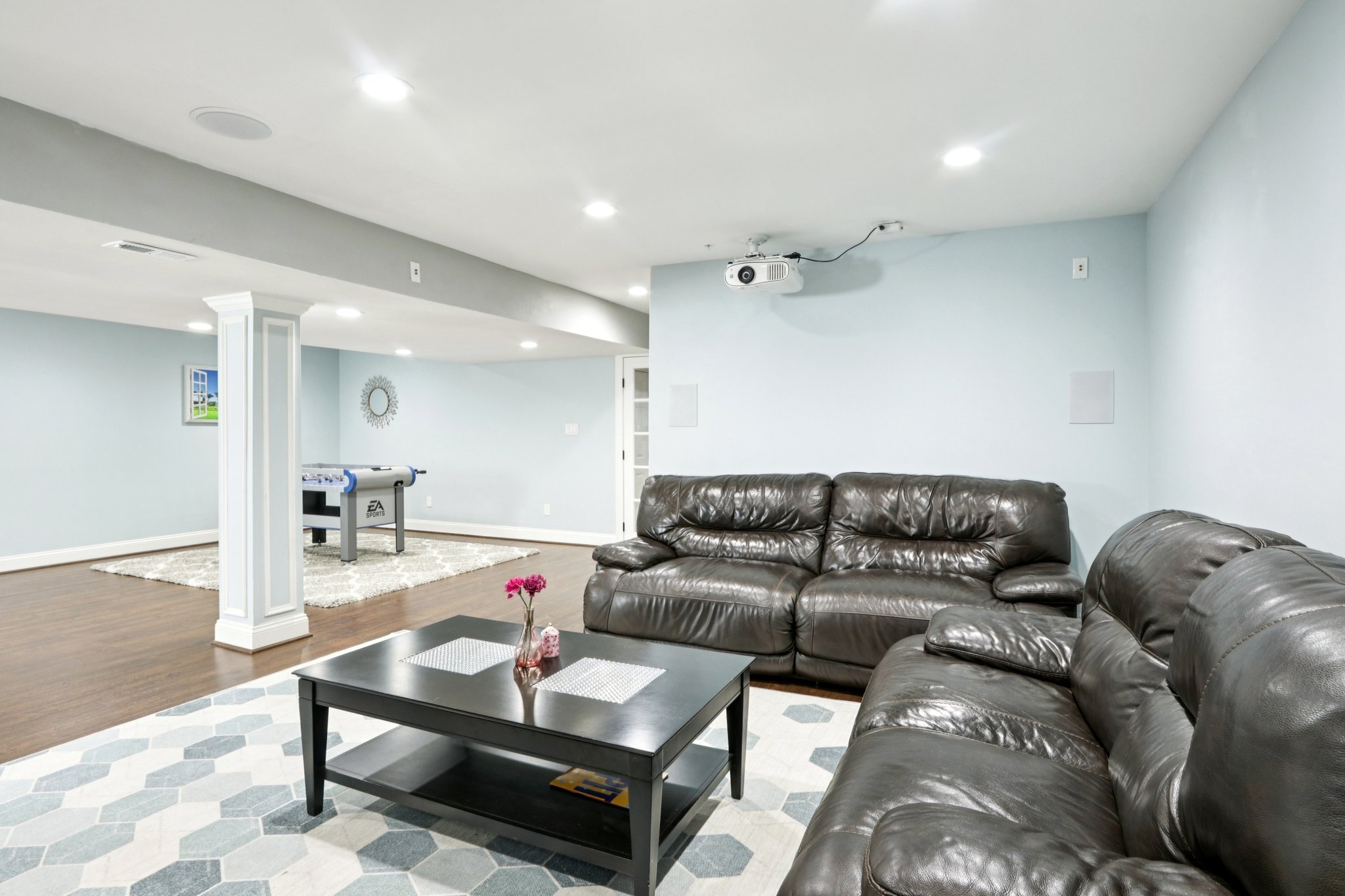 Thorndale Dr-S2503-037.jpg