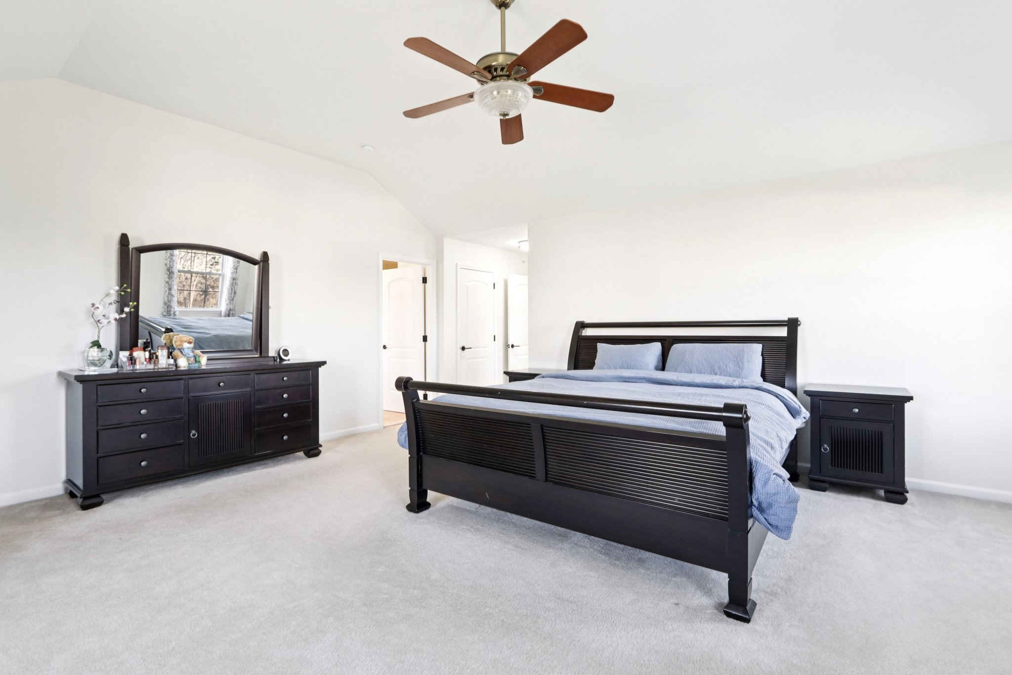 Thorndale Dr-S2503-047.jpg