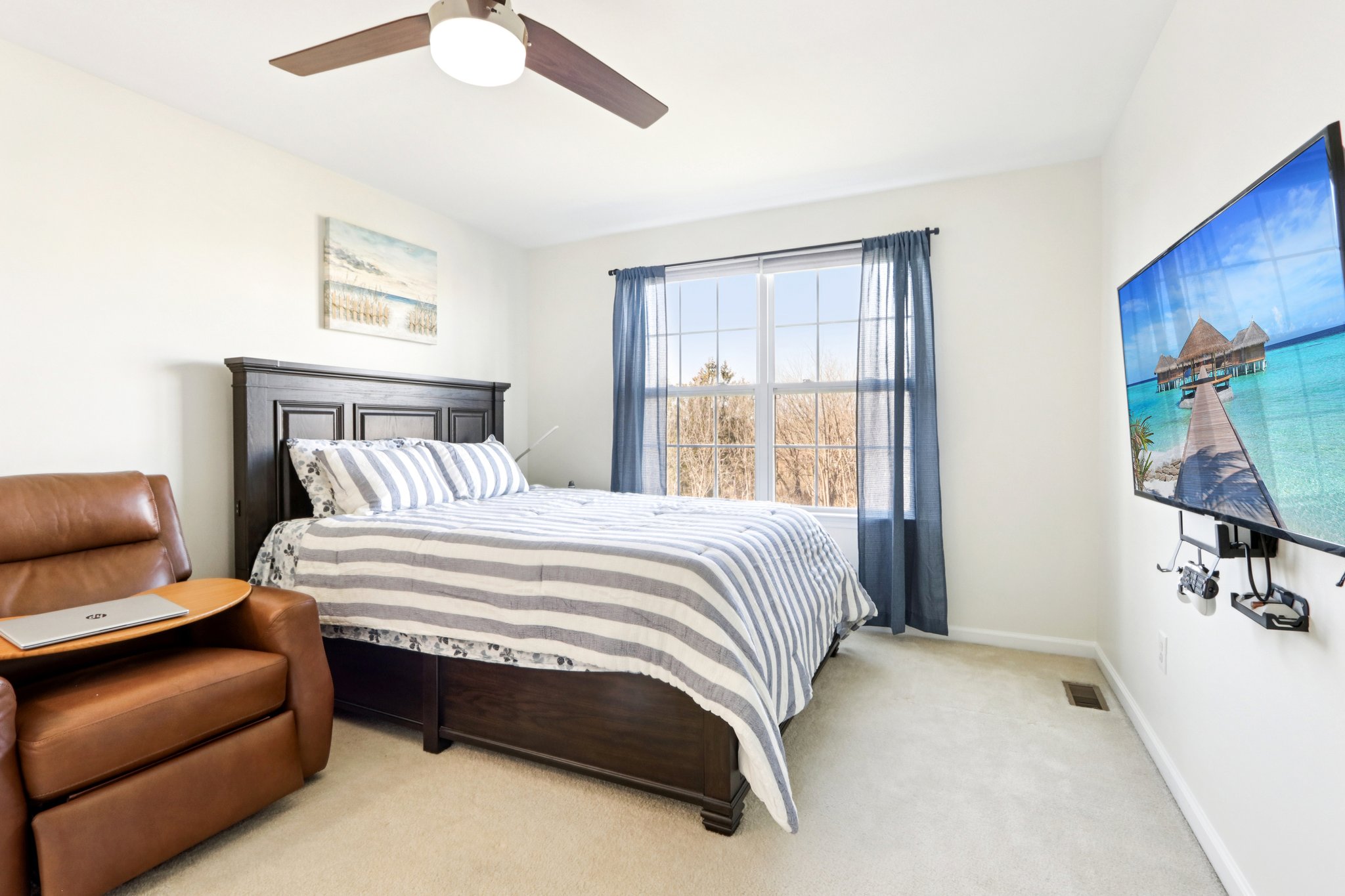 Thorndale Dr-S2503-053.jpg