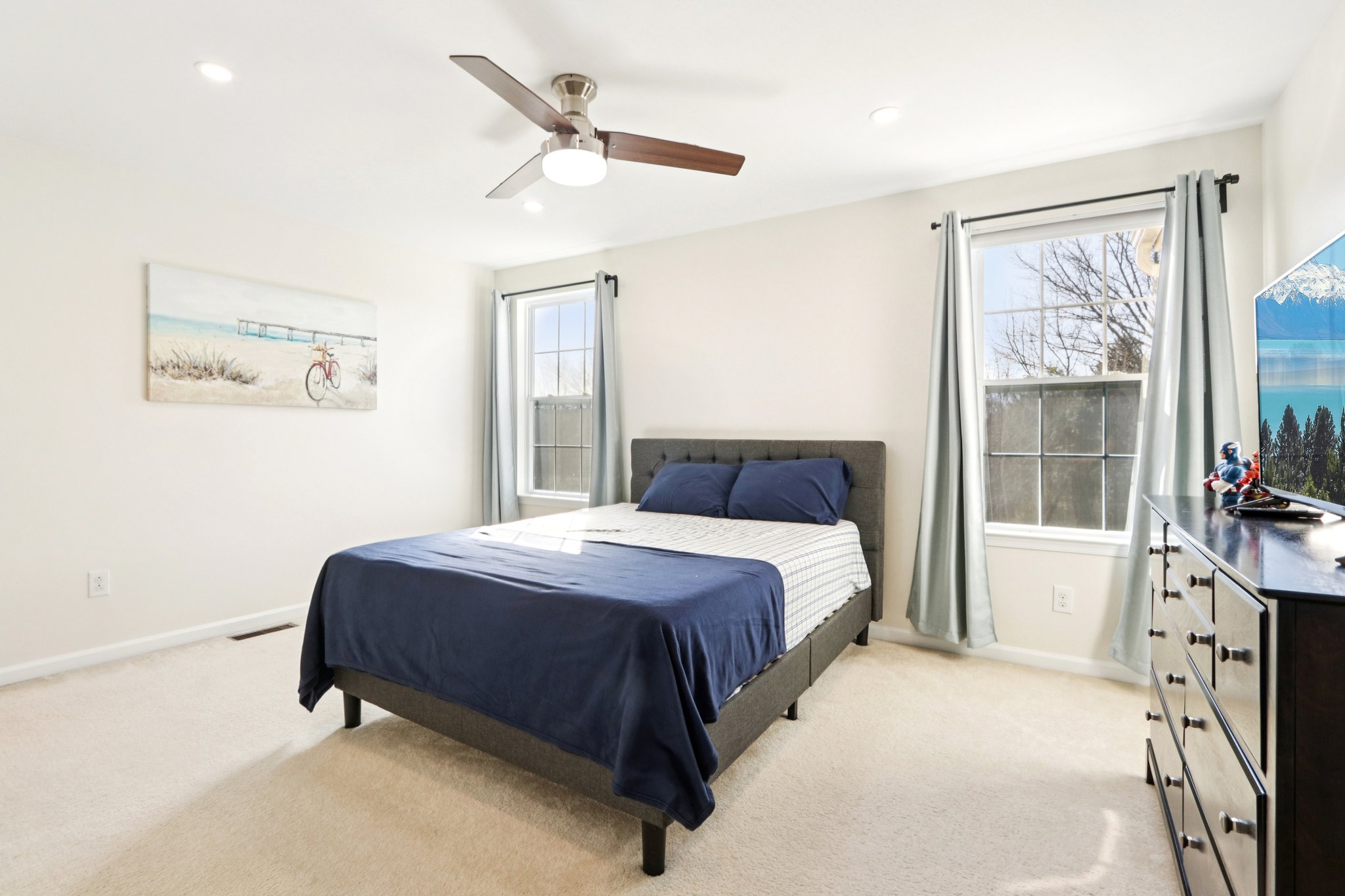 Thorndale Dr-S2503-055.jpg