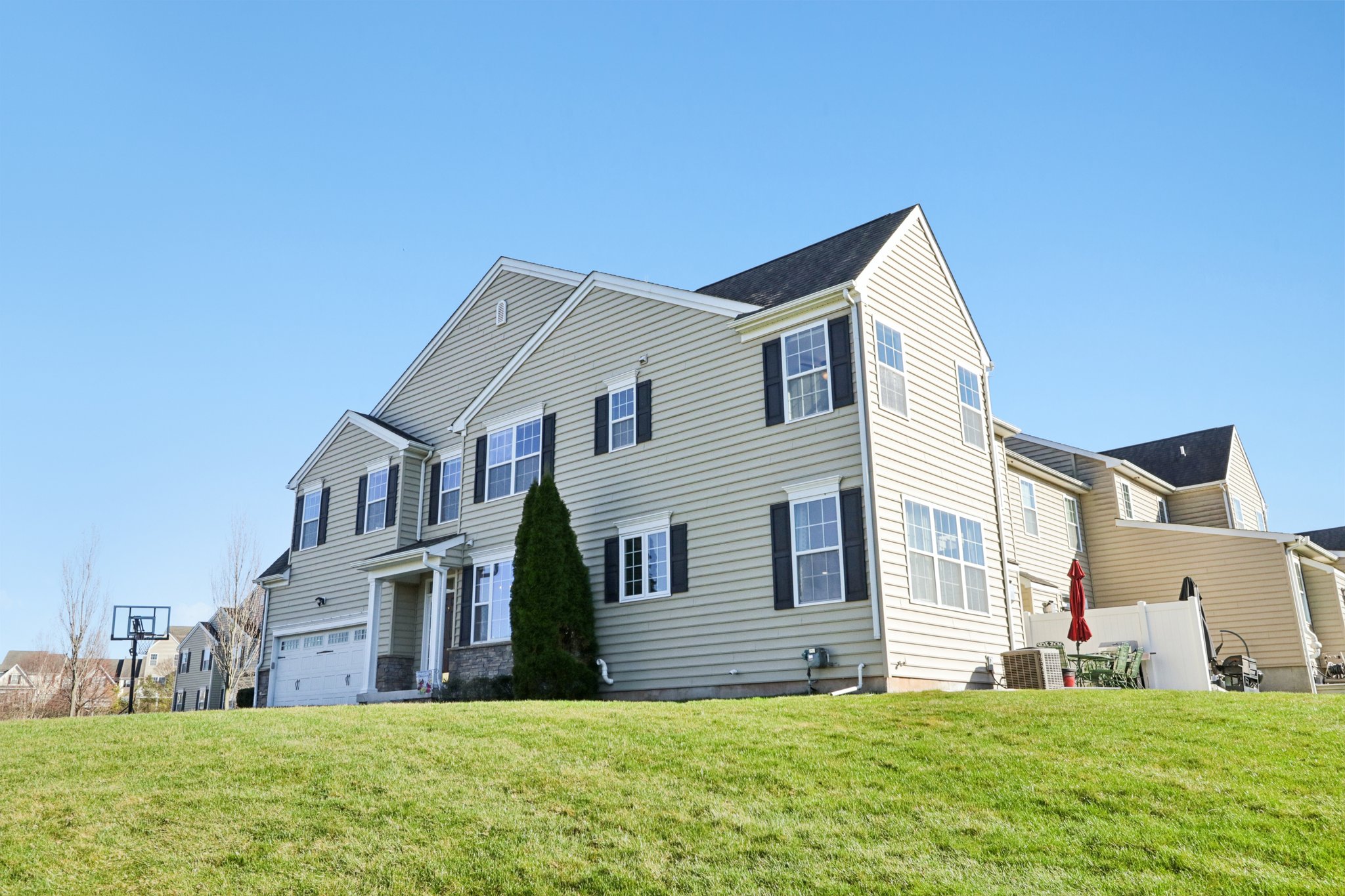 Thorndale Dr-S2503-066.jpg