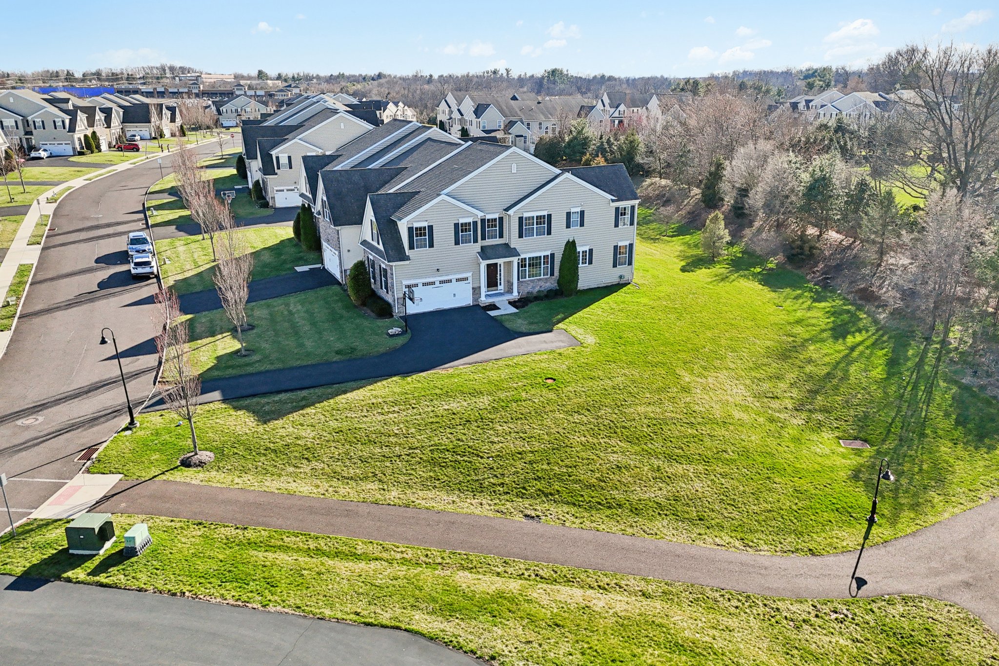 Thorndale Dr-S2503-072.jpg