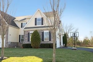 Thorndale Dr-S2503-002.jpg