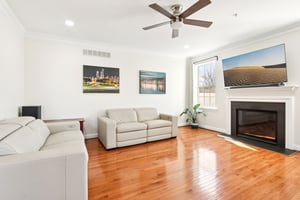 Thorndale Dr-S2503-009.jpg