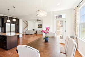 Thorndale Dr-S2503-018.jpg