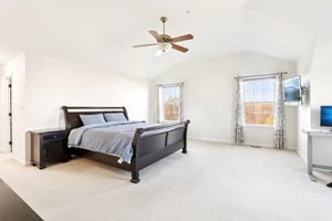 Thorndale Dr-S2503-045.jpg