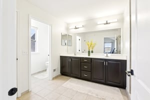 Thorndale Dr-S2503-049.jpg