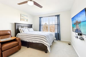 Thorndale Dr-S2503-053.jpg