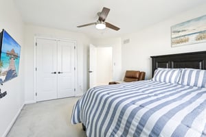 Thorndale Dr-S2503-054.jpg