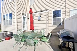 Thorndale Dr-S2503-069.jpg