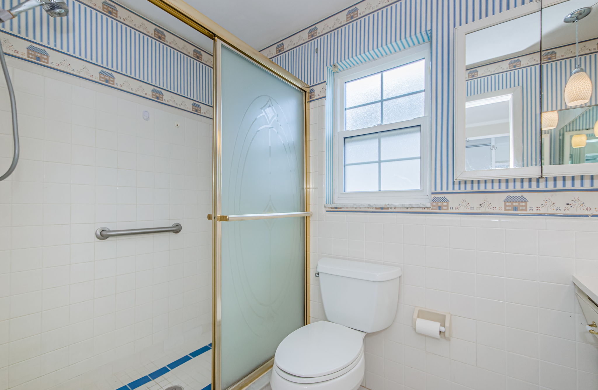 Primary Bathroom 1B