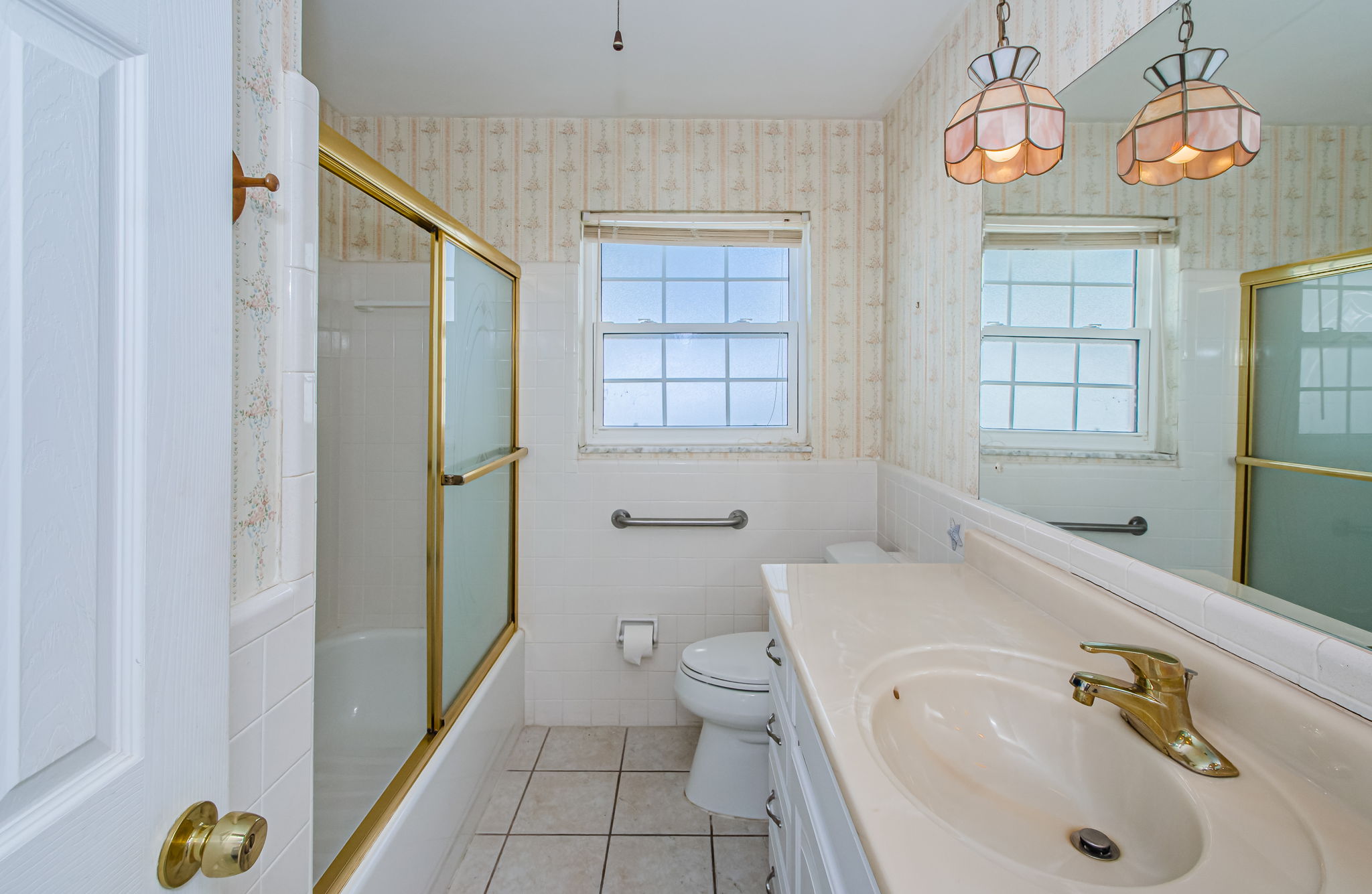 Bathroom 1B