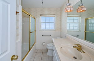 Bathroom 1B