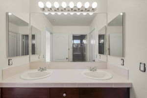  Photo 31