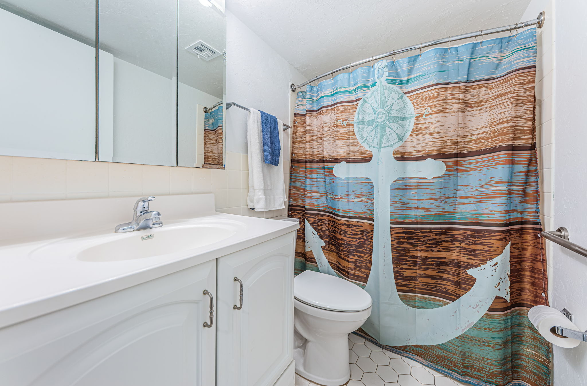 Bathroom 1a-2