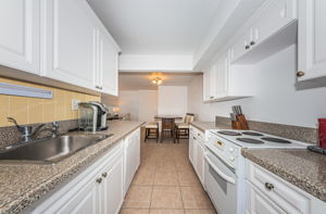 Kitchen 4-2