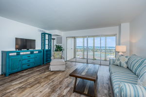 Living Room 2-2