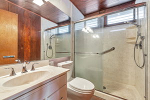 036_1036 Almanor Ave