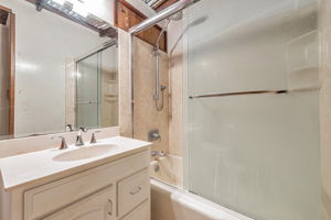 037_1036 Almanor Ave