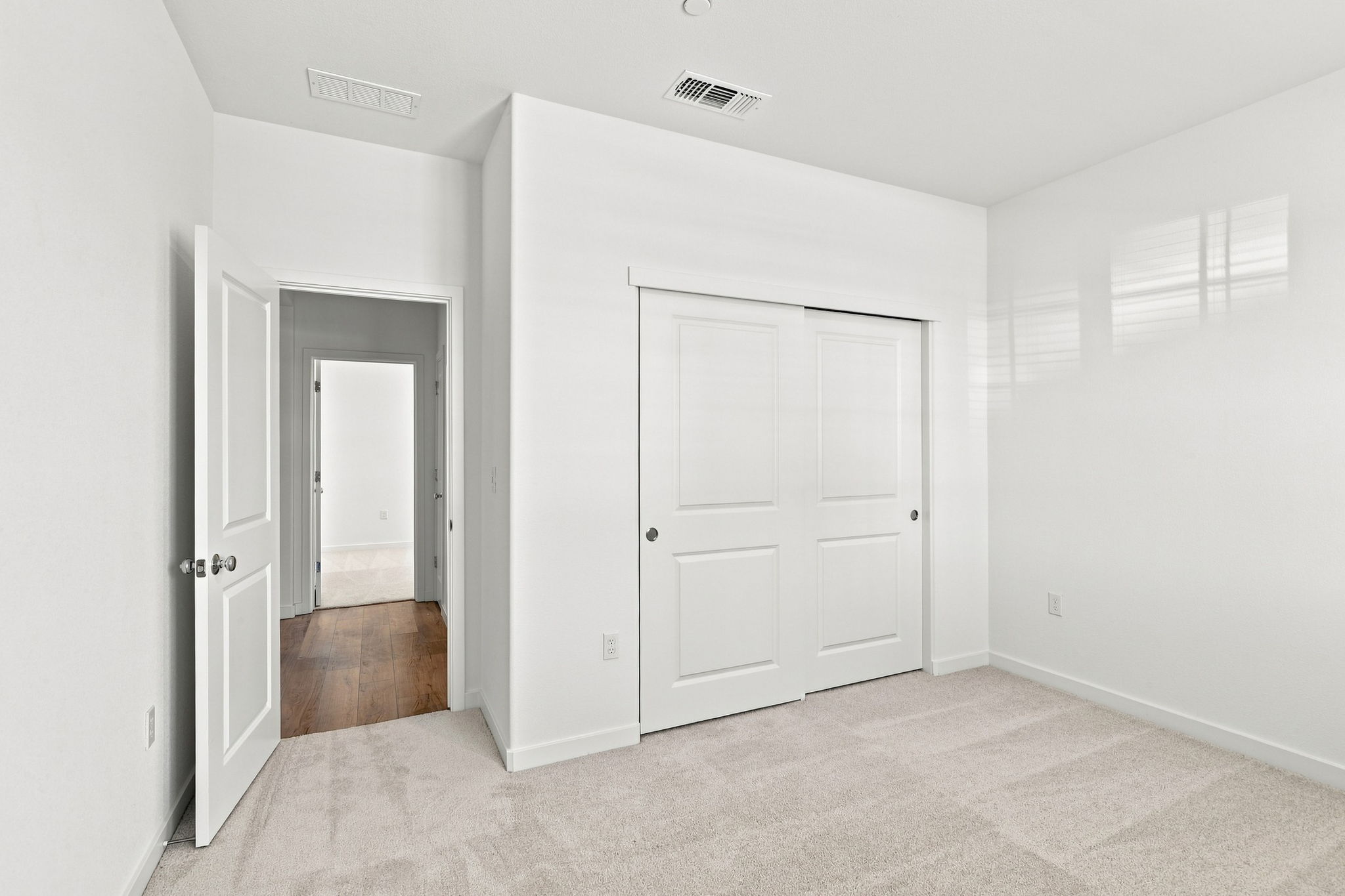 016_F8_1036 Bluebell Cir