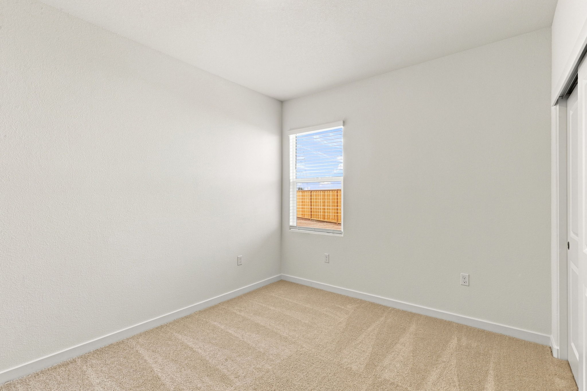 017_F8_1036 Bluebell Cir