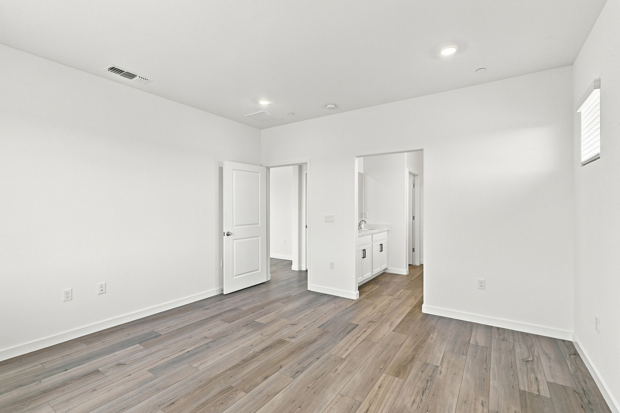 024_F8_1036 Bluebell Cir