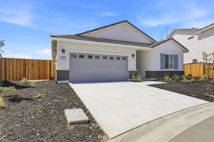 002_F8_1036 Bluebell Cir
