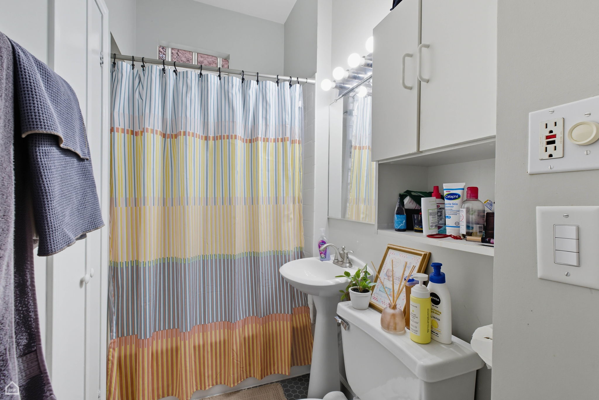 1036 N Honore St - Karen Ranquist_CHP2025_014