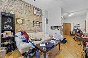 1036 N Honore St - Karen Ranquist_CHP2025_004