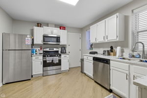 1036 N Honore St - Karen Ranquist_CHP2025_018