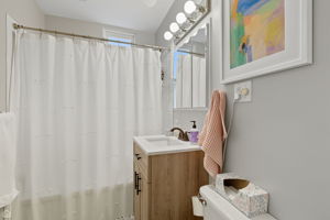 1036 N Honore St - Karen Ranquist_CHP2025_028