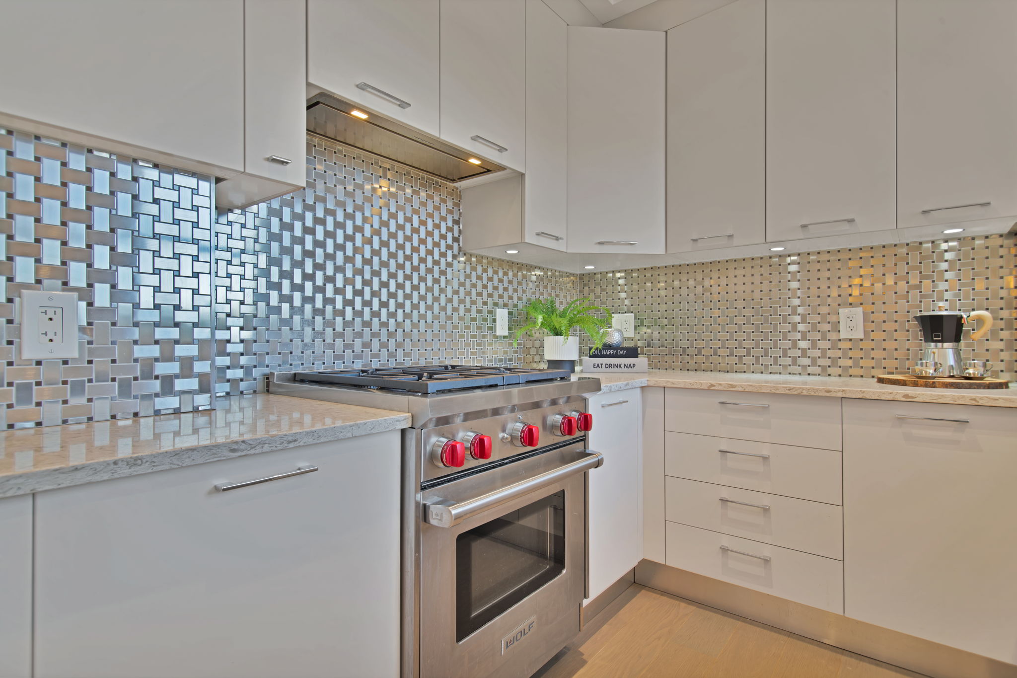 Chic backsplash