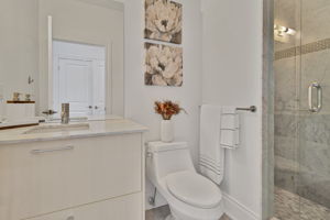 Primary bedroom ensuite 3pc bathroom
