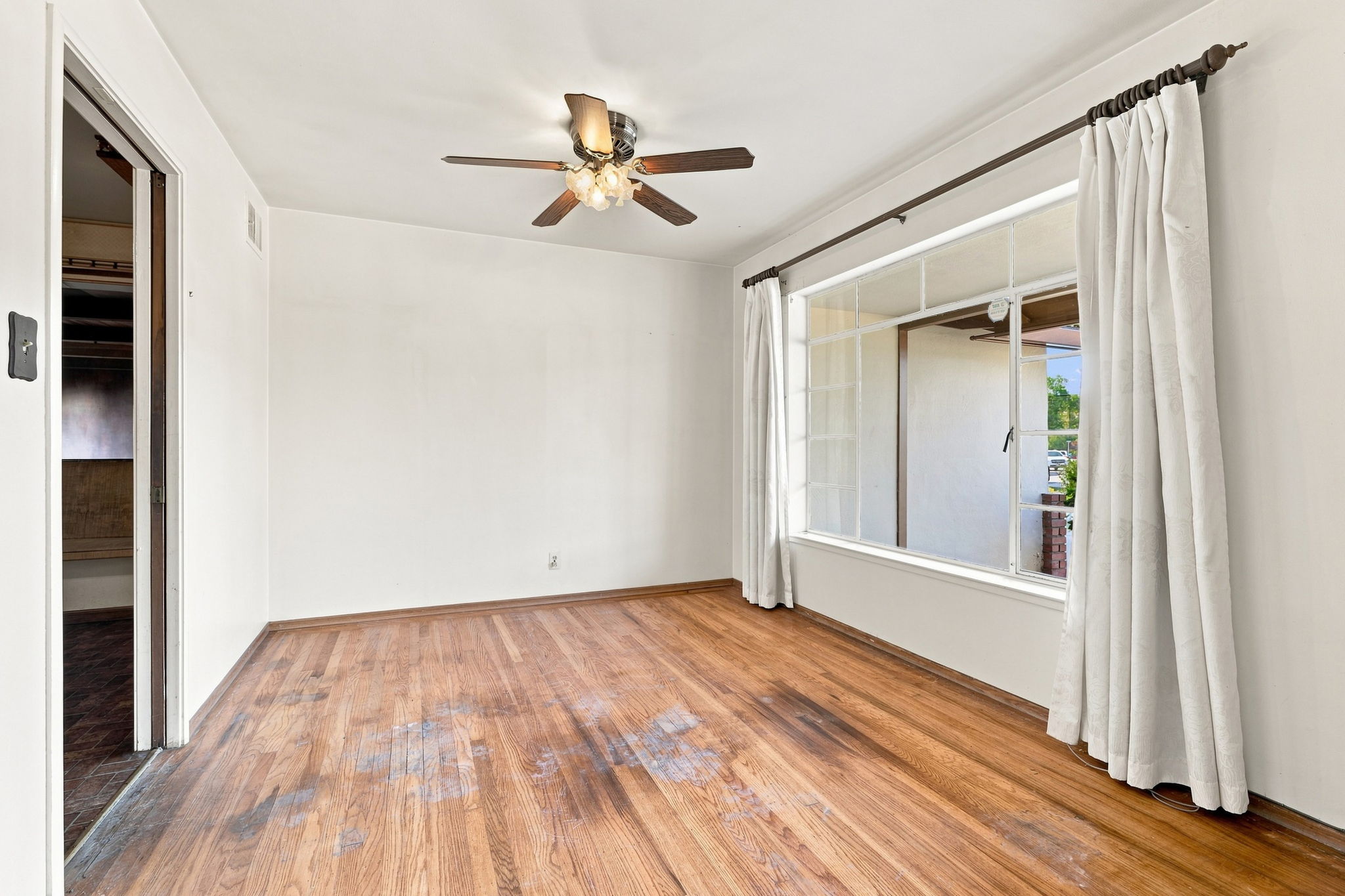 014_F8_1037 Blair Ave
