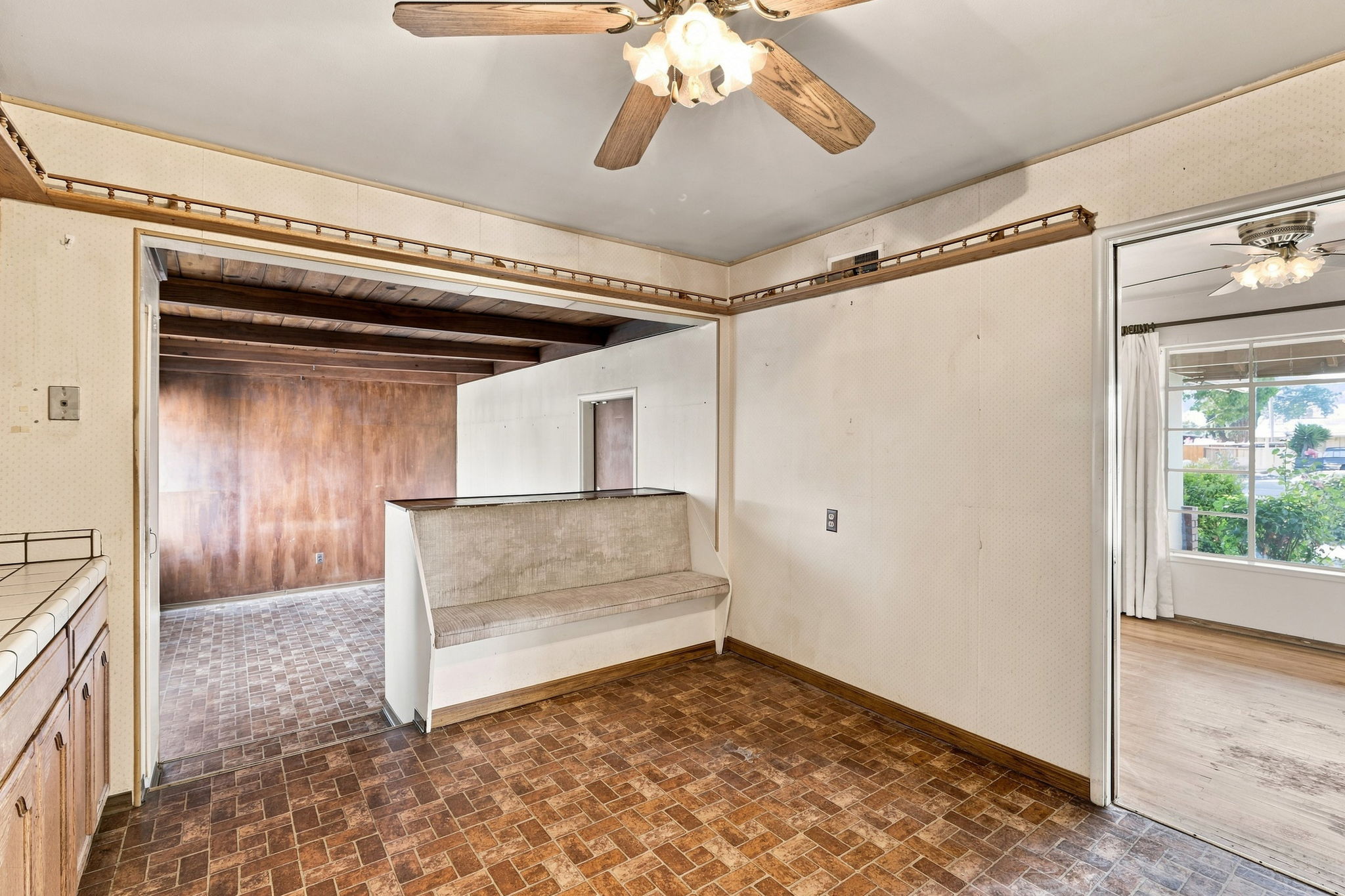 016_F8_1037 Blair Ave