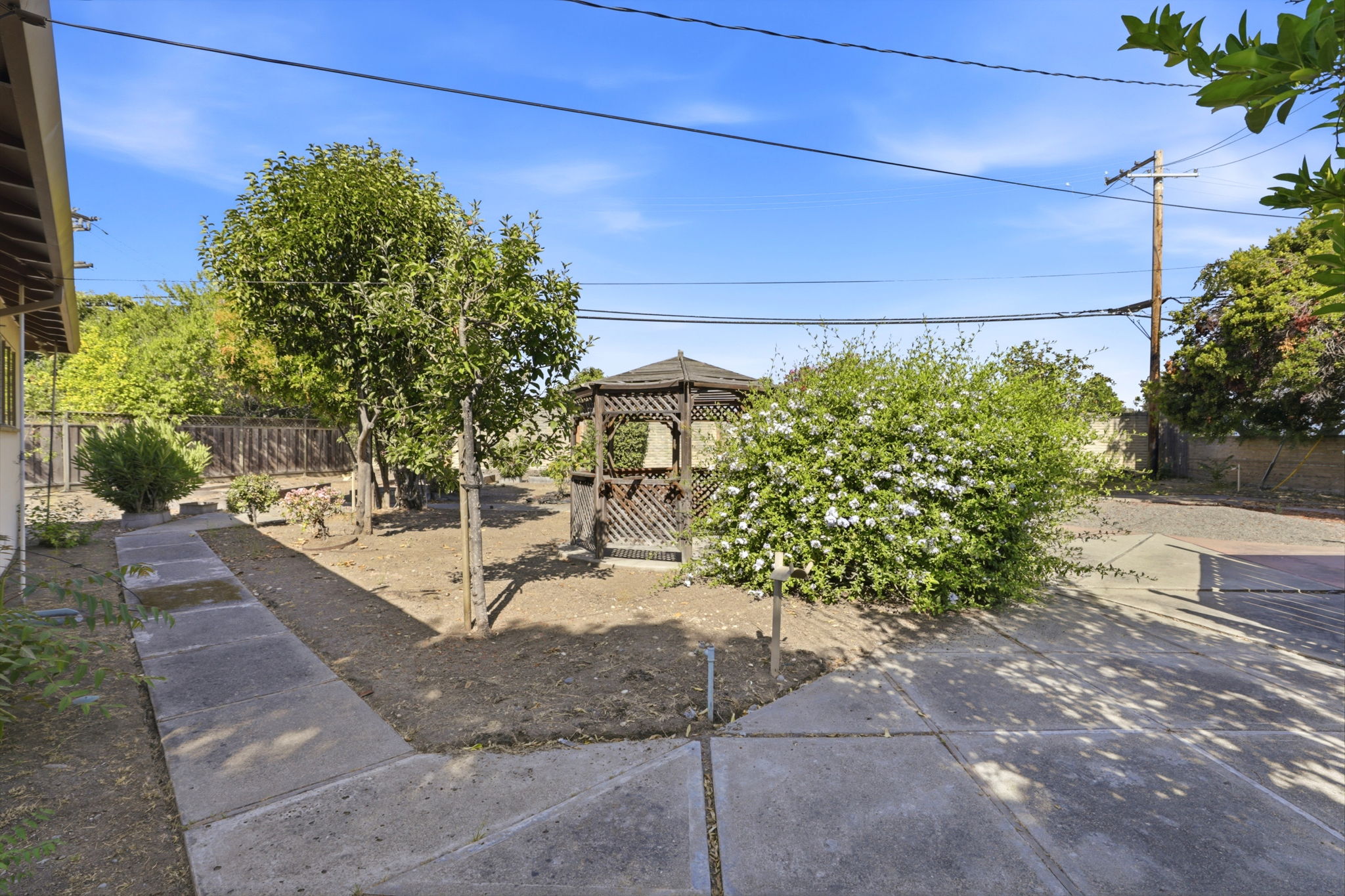 039_F8_1037 Blair Ave