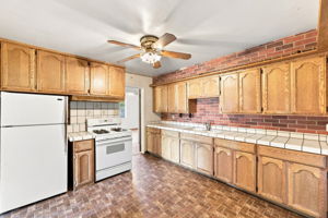 011_F8_1037 Blair Ave