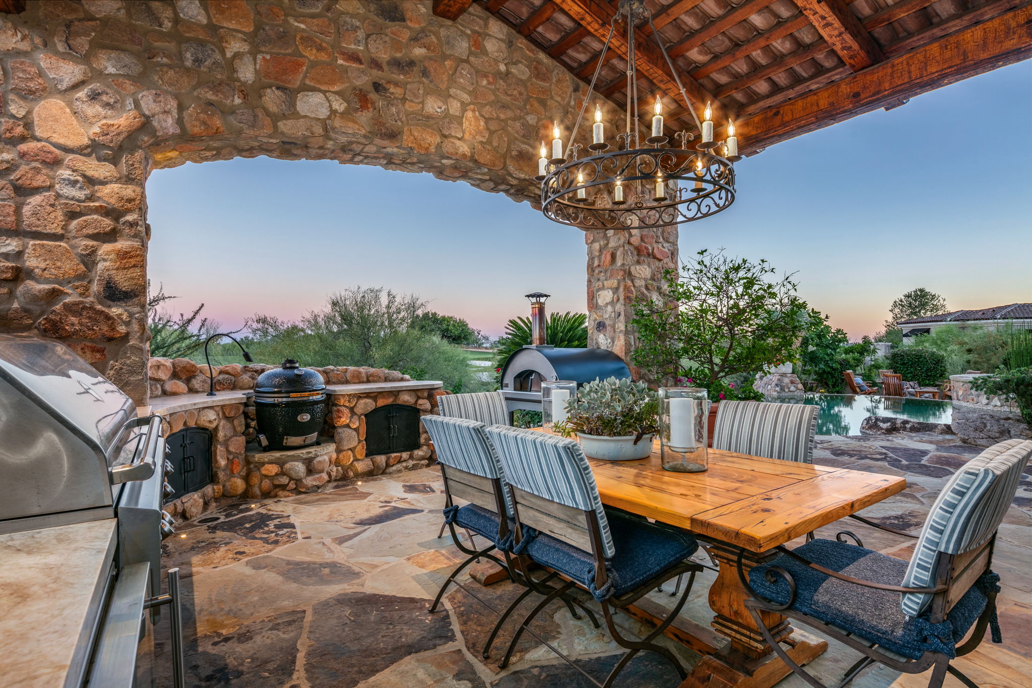 Outdoor Kitchen ~ Dining