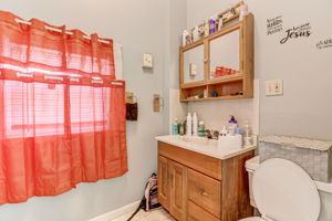 Half Bath (Unit B)